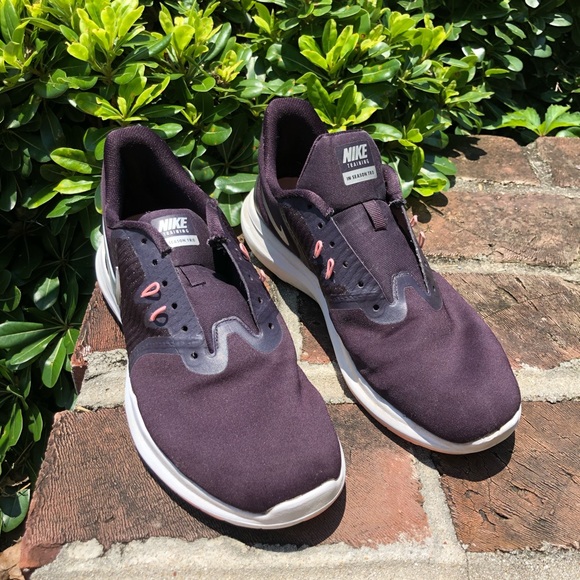 Nike Shoes - Nike training in season TR8 size 7.5